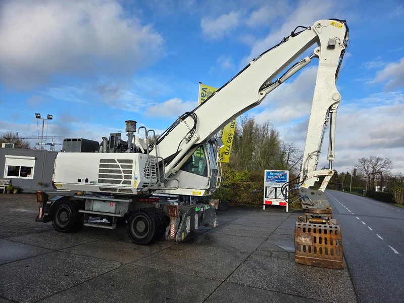 2020 Sennebogen 821 material handler, side view 2020 Sennebogen 821 material handler, side view