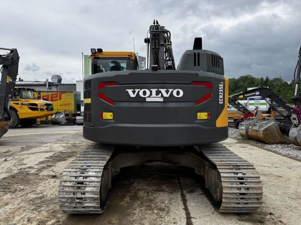 2017 Volvo ECR235EL crawler excavator rear view 2017 Volvo ECR235EL crawler excavator rear view
