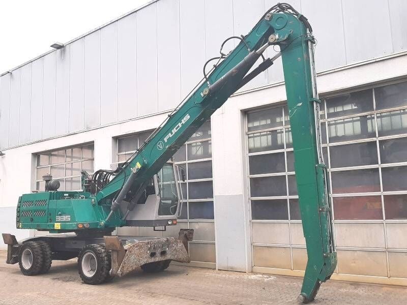 2016 Fuchs MHL335 E material handler, side profile view