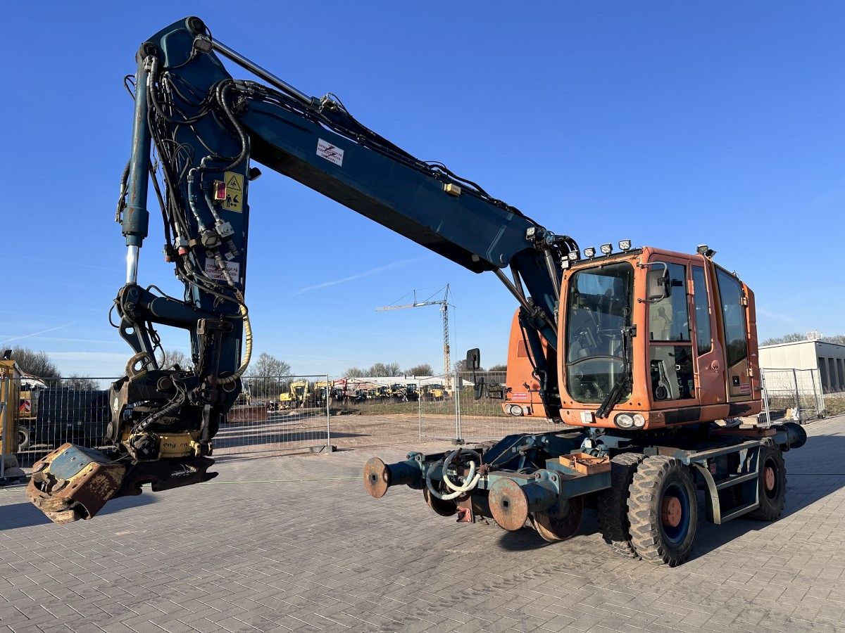 2015 Liebherr 22 TRR excavator, side view 2015 Liebherr 22 TRR excavator, side view
