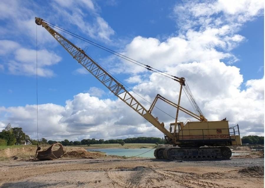 1999 Ruston-Bucyrus 51-60 dragline, side profile view