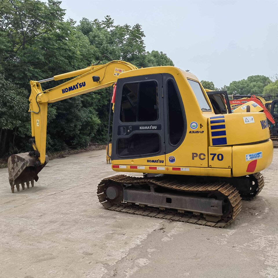 2024 Komatsu PC70-7 excavator, side view 2024 Komatsu PC70-7 excavator, side view