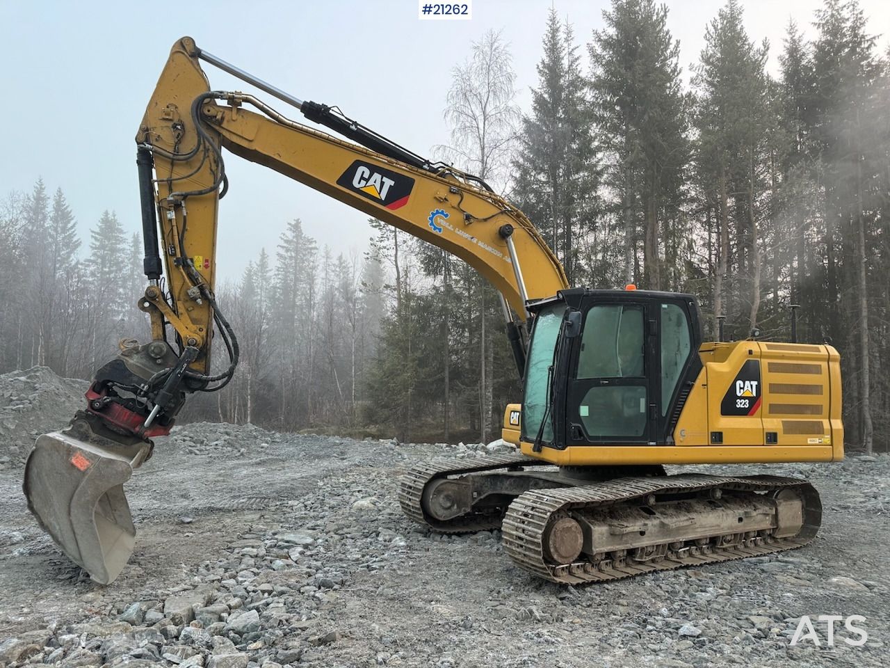 2018 Caterpillar 323 crawler excavator, side view 2018 Caterpillar 323 crawler excavator, side view