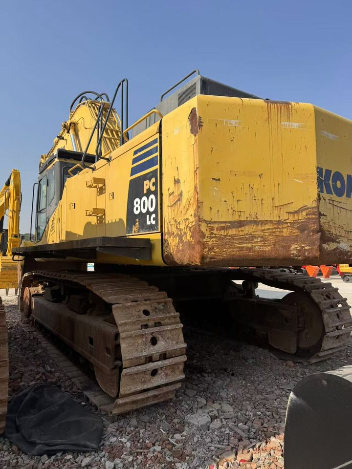 2019 Komatsu PC800LC-8 crawler excavator, rear three-quarter view 2019 Komatsu PC800LC-8 crawler excavator, rear three-quarter view
