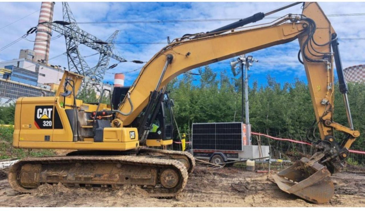 2019 Caterpillar 320-07 crawler excavator, side profile view 2019 Caterpillar 320-07 crawler excavator, side profile view