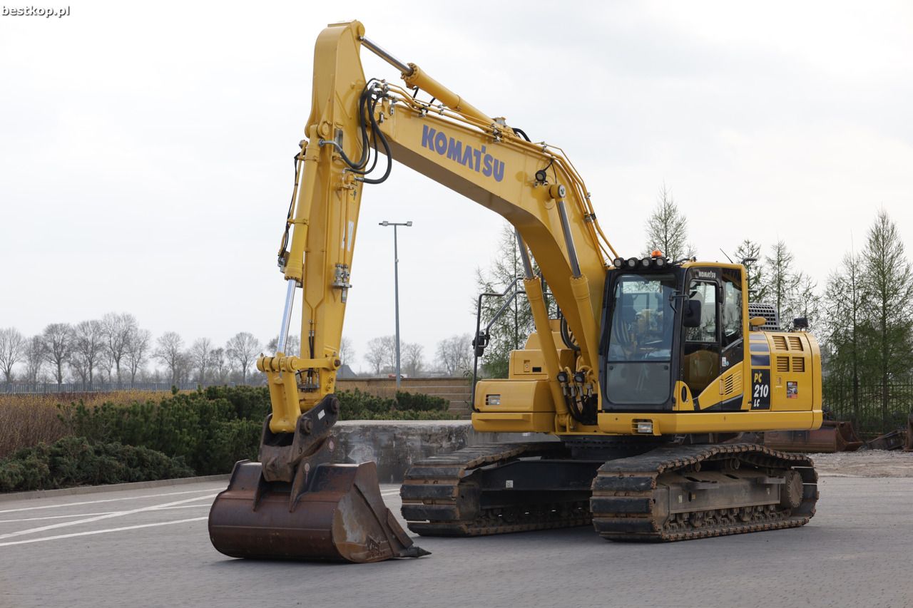 2020 Komatsu PC210LC-11 crawler excavator, front three-quarter view
