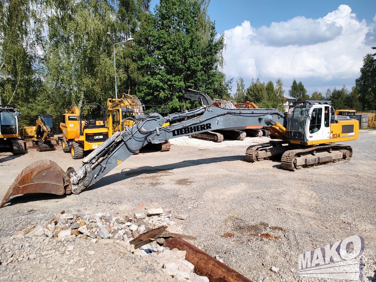 2012 Liebherr R934C NLC crawler excavator side view 2012 Liebherr R934C NLC crawler excavator side view
