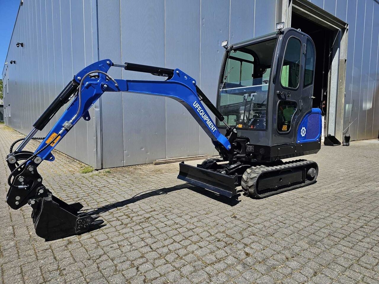 2025 Kubota NM25 mini excavator, side view