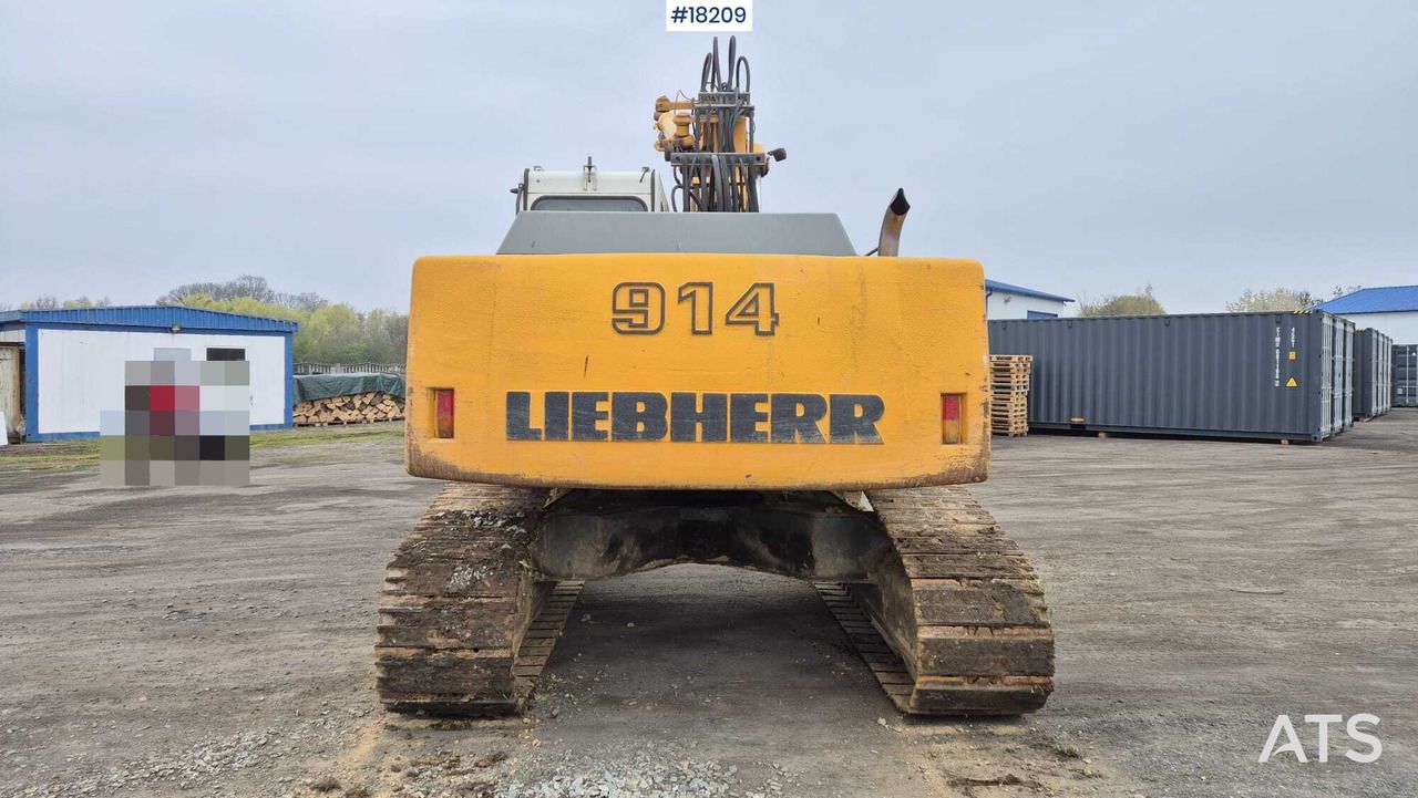 2002 Liebherr 914 crawler excavator rear view
