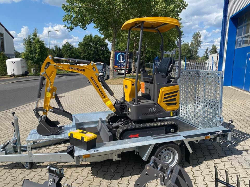 Berger Kraus BK1250JSR mini excavator side view Berger Kraus BK1250JSR mini excavator side view