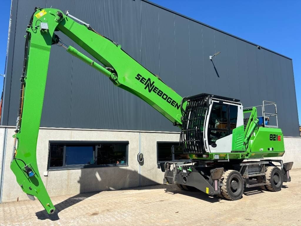 2021 Sennebogen 821E material handler side view
