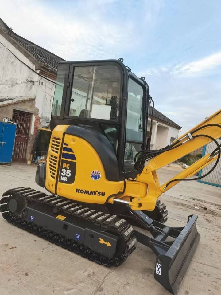 2023 Komatsu PC35MR mini excavator, side view 2023 Komatsu PC35MR mini excavator, side view
