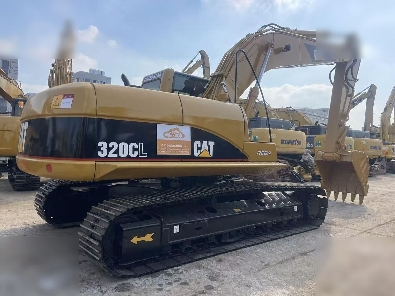 2024 Caterpillar 320CL paletli ekskavatör, arka çapraz görünüm 2024 Caterpillar 320CL paletli ekskavatör, arka çapraz görünüm