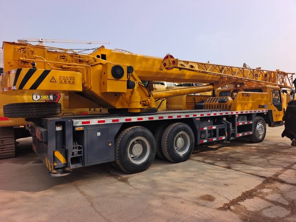 2024 XCMG QY25K5-I truck crane, rear three-quarter view