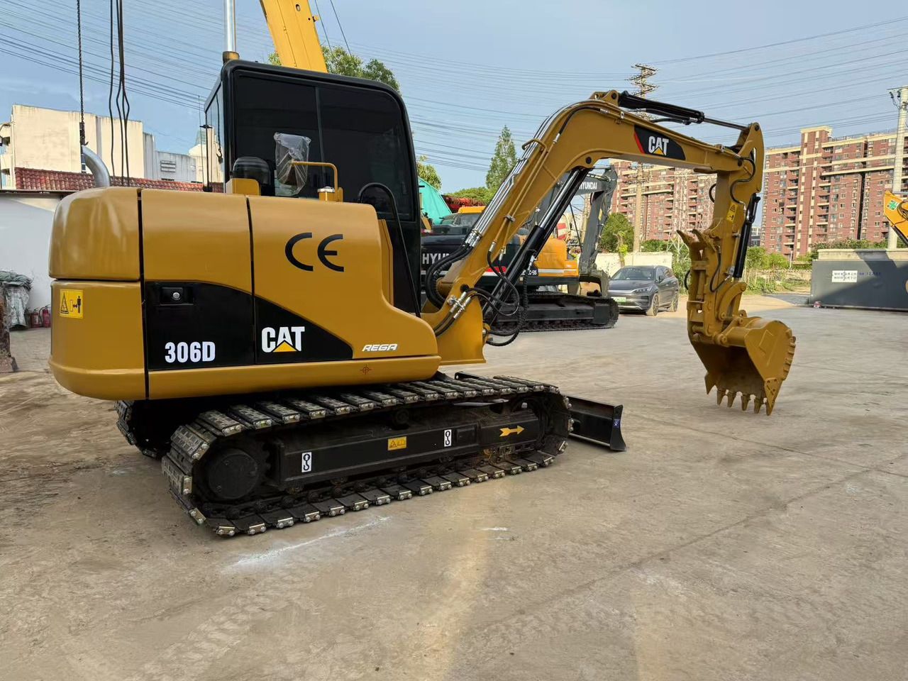 2016 Caterpillar 306D mini excavator, side profile view 2016 Caterpillar 306D mini excavator, side profile view