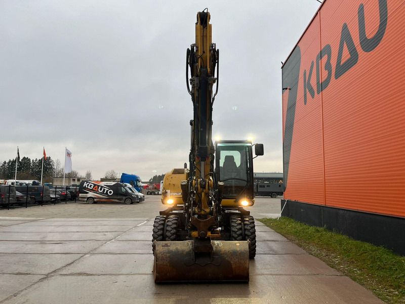 2011 Caterpillar M316D wheel excavator, front view 2011 Caterpillar M316D wheel excavator, front view