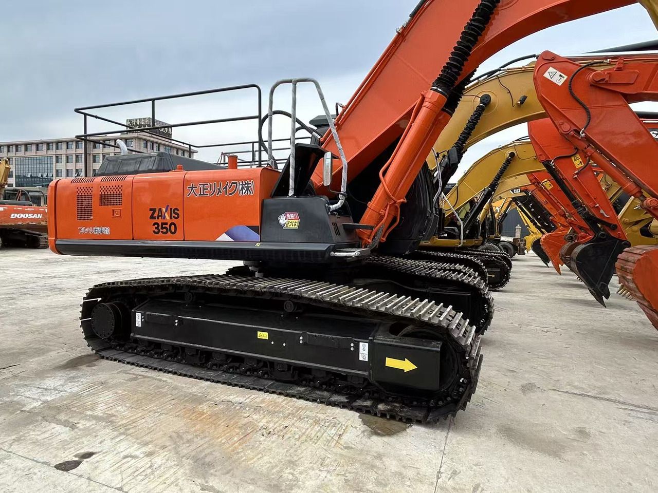 2023 Hitachi Zaxis 350 crawler excavator, side profile view