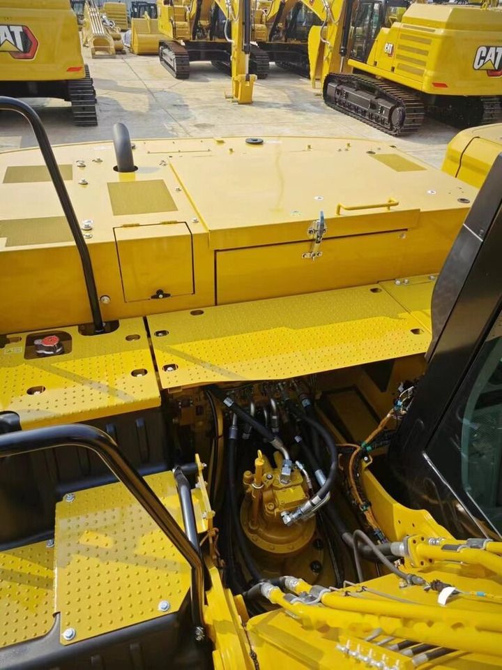 2026 Caterpillar 320GC crawler excavator upper deck view 2026 Caterpillar 320GC crawler excavator upper deck view