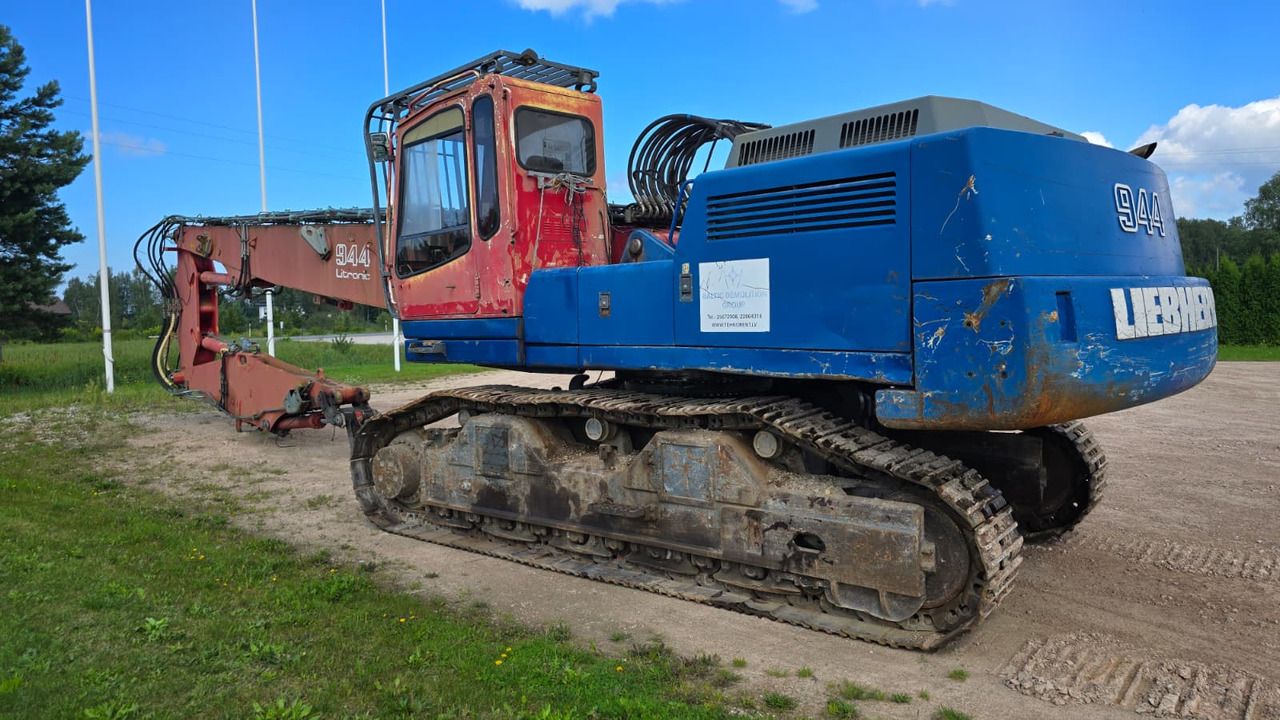 2006 Liebherr R944B VH-HD demolition excavator, side view