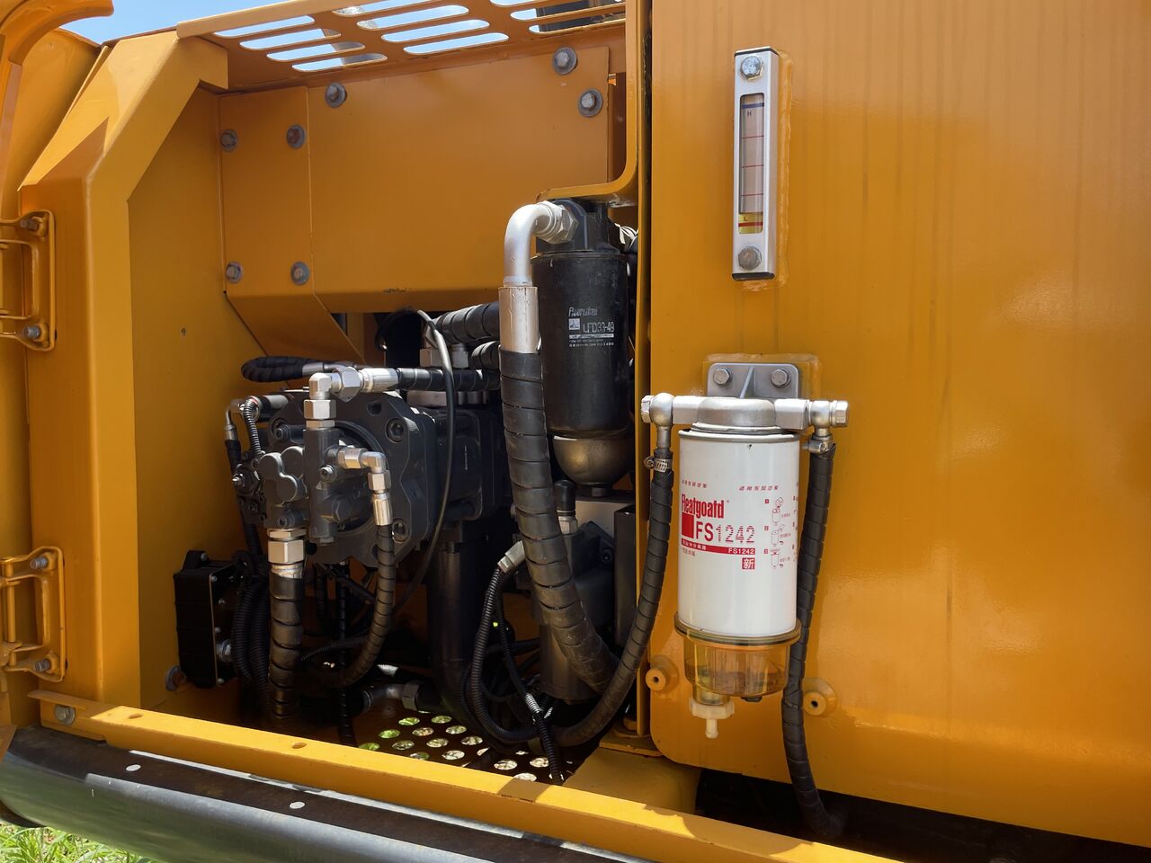 2024 XCMG XE150 crawler excavator engine compartment detail 2024 XCMG XE150 crawler excavator engine compartment detail