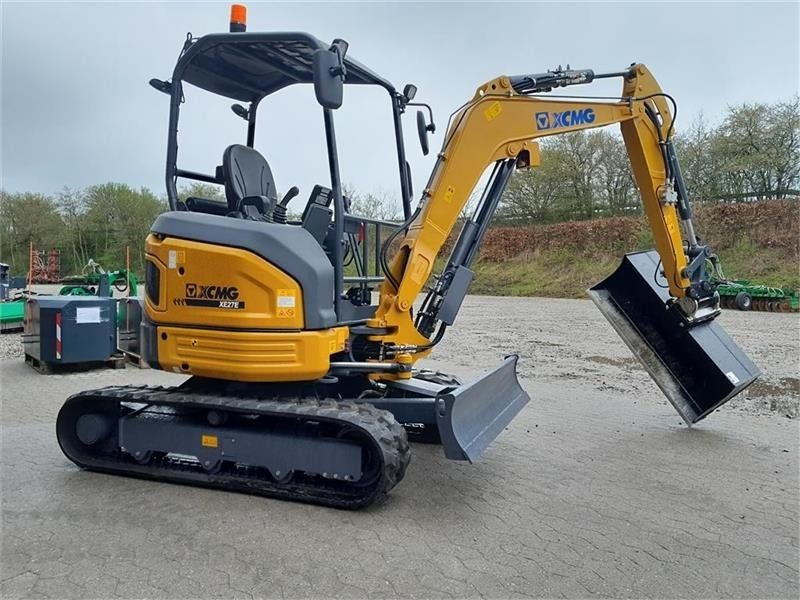 XCMG XE27E mini excavator, rear three-quarter view