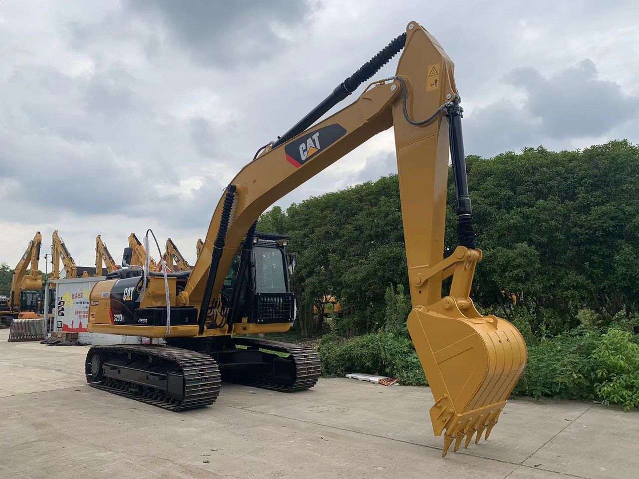 Escavadora de rastos Caterpillar 320D2 de 2023, vista lateral
