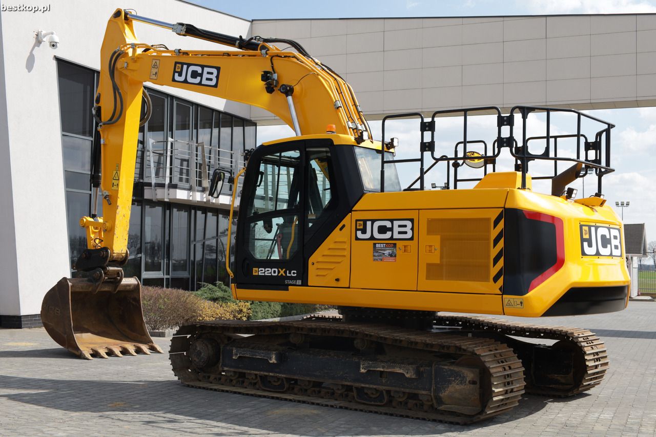 2021 JCB 220X LC crawler excavator side view 2021 JCB 220X LC crawler excavator side view