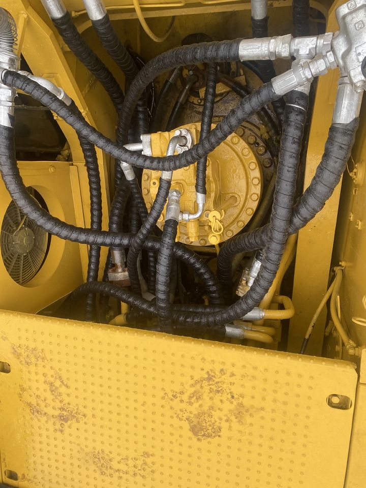 2021 Caterpillar 336D crawler excavator hydraulic pump compartment view