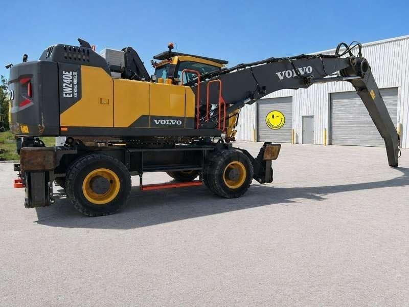 2021 Volvo EW240EMH material handler, side view 2021 Volvo EW240EMH material handler, side view