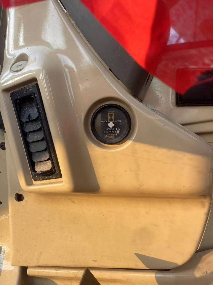 2022 Caterpillar 320B crawler excavator service meter 2022 Caterpillar 320B crawler excavator service meter