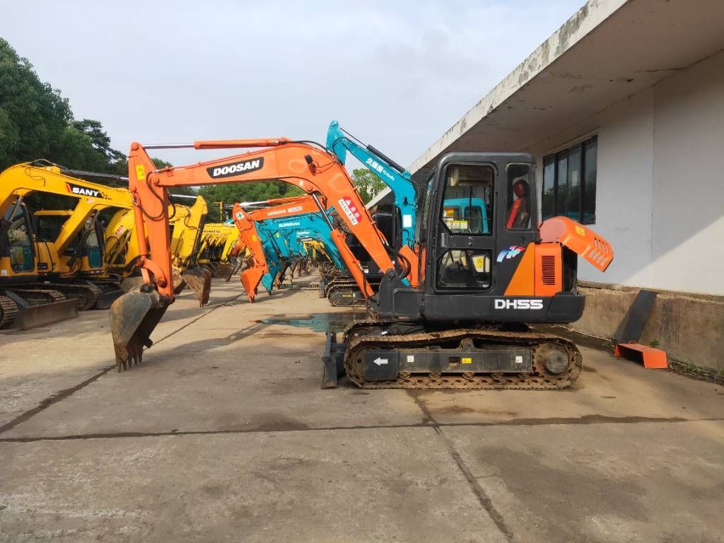 2023 Doosan DH55 mini excavator side view 2023 Doosan DH55 mini excavator side view