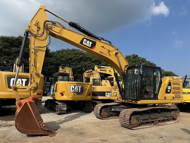 2018 Caterpillar 320-07A crawler excavator, side profile view
