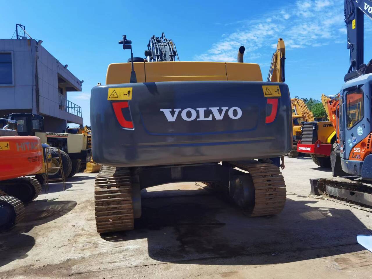 2018 Volvo EC480DL crawler excavator rear view