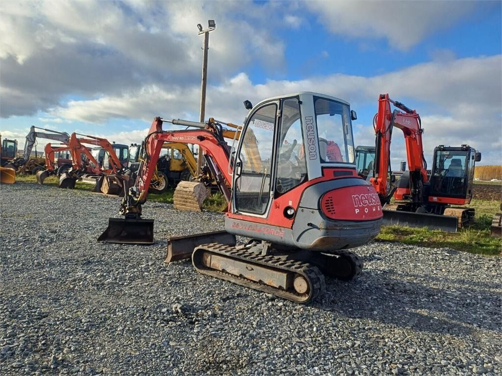 1995 Wacker Neuson 3602RD mini excavator, front three-quarter view 1995 Wacker Neuson 3602RD mini excavator, front three-quarter view