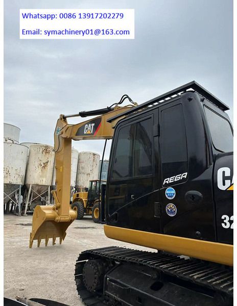 2024 Caterpillar 320D2 Raupenbagger Seitenansicht