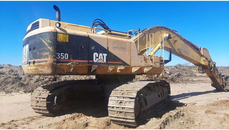 1994 Caterpillar 350L crawler excavator, rear three-quarter view