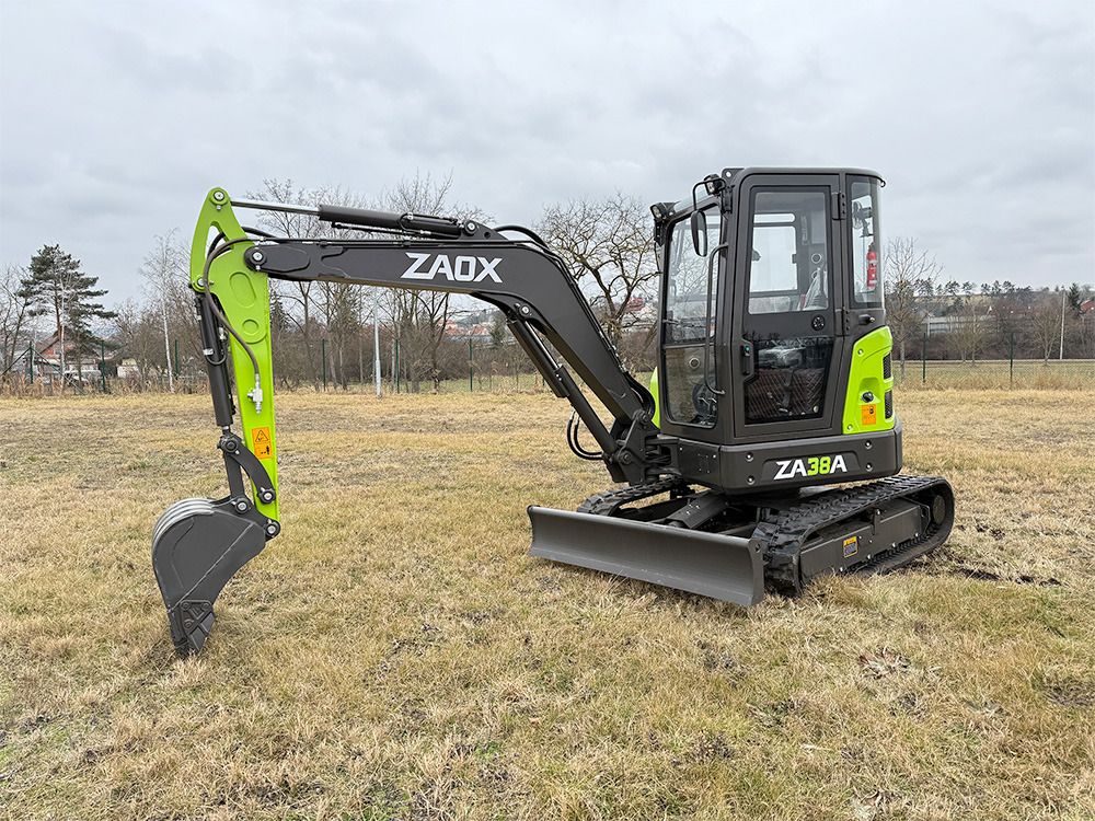 2025 Zaox ZA38A mini excavator, side view 2025 Zaox ZA38A mini excavator, side view