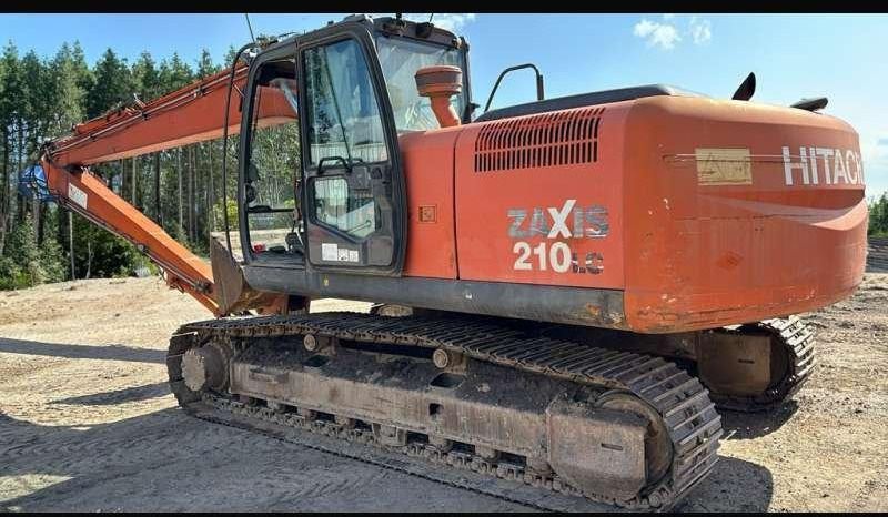 2007 Hitachi Zaxis 210LC-3 material handler, side view 2007 Hitachi Zaxis 210LC-3 material handler, side view