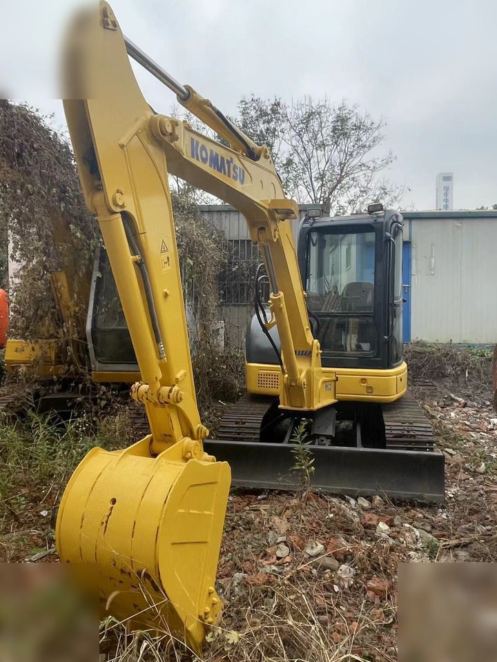 2015 Komatsu PC55MR-2 mini excavator, front three-quarter view 2015 Komatsu PC55MR-2 mini excavator, front three-quarter view