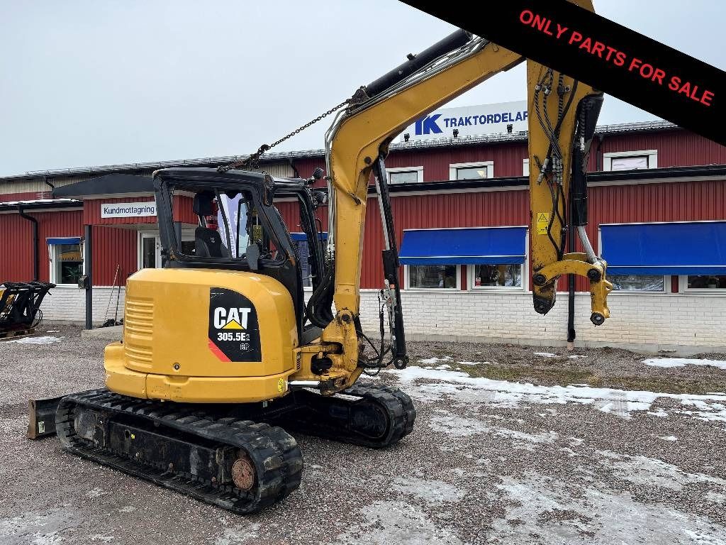 2015 Caterpillar 305.5E CR crawler excavator side view