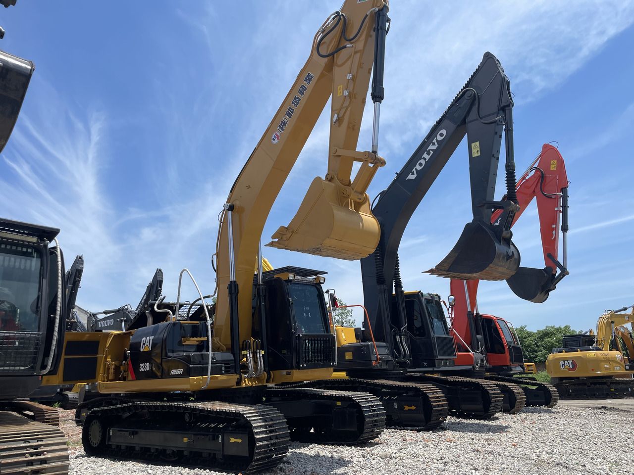 2023 Caterpillar 323D2L crawler excavator, side view