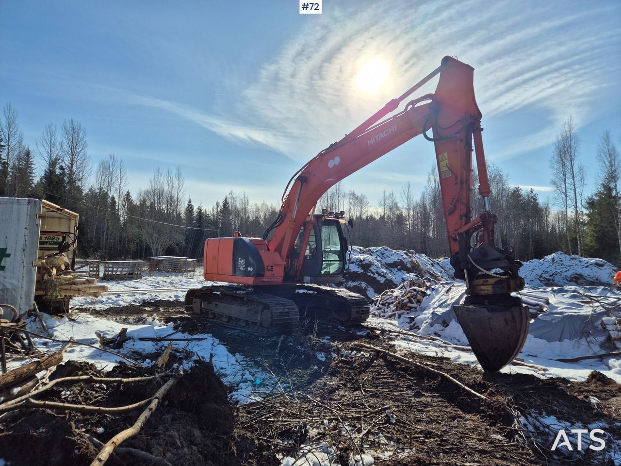2005 Hitachi Zaxis 225USR-LC crawler excavator, side view