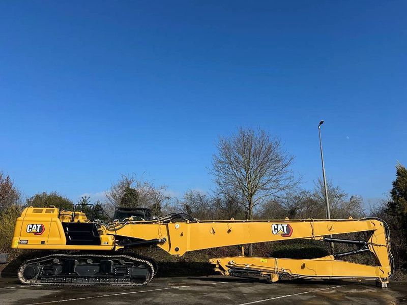 2023 Caterpillar 352 UHD 07B crawler excavator side view 2023 Caterpillar 352 UHD 07B crawler excavator side view