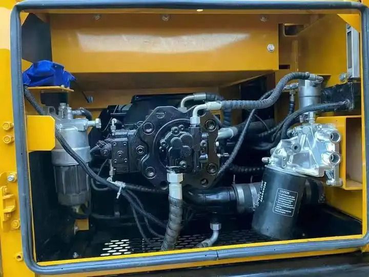 2020 Sany crawler excavator engine compartment view 2020 Sany crawler excavator engine compartment view