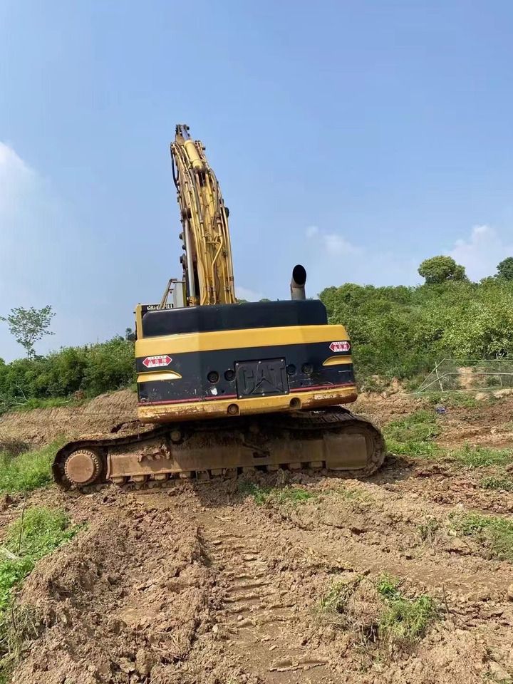 2006 Caterpillar 345B crawler excavator rear view