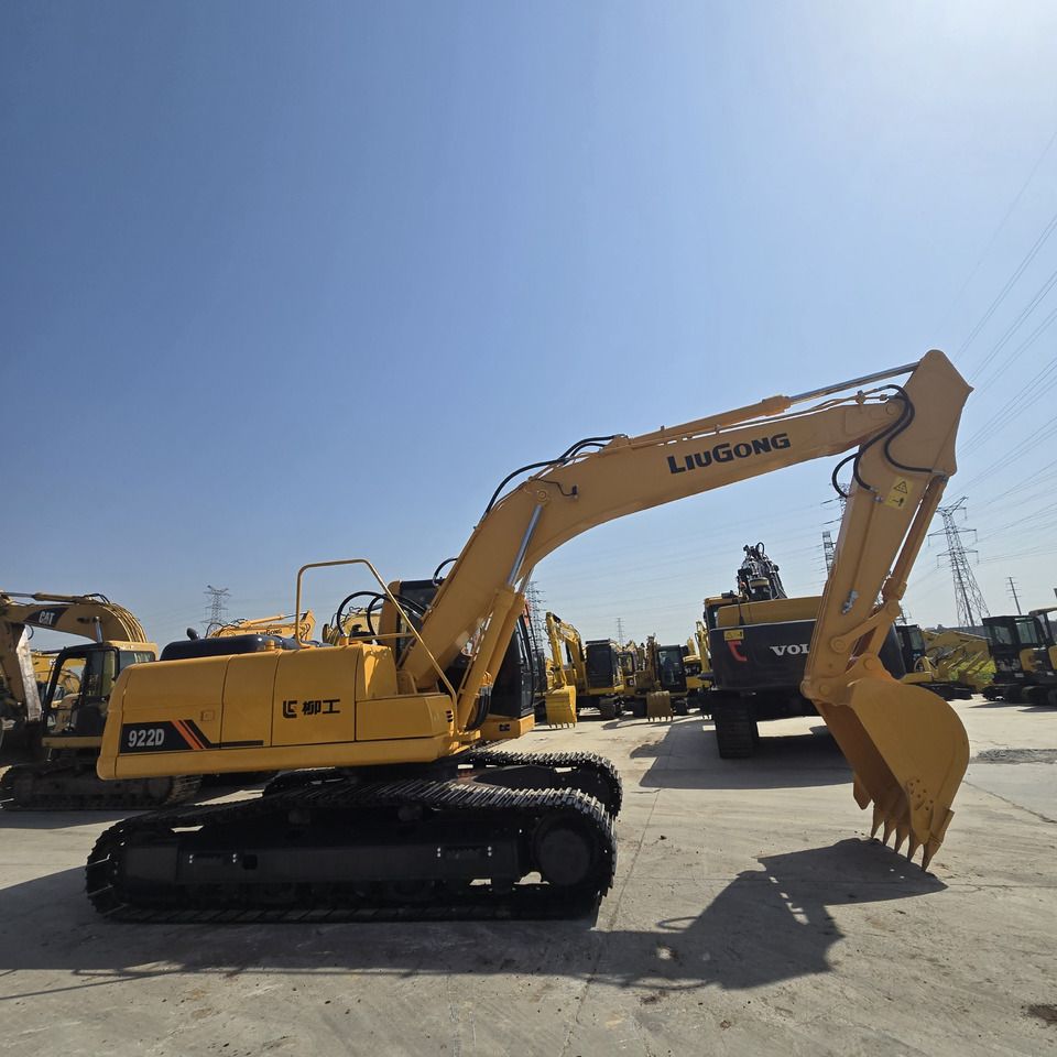2020 LiuGong 922D excavator side view 2020 LiuGong 922D excavator side view