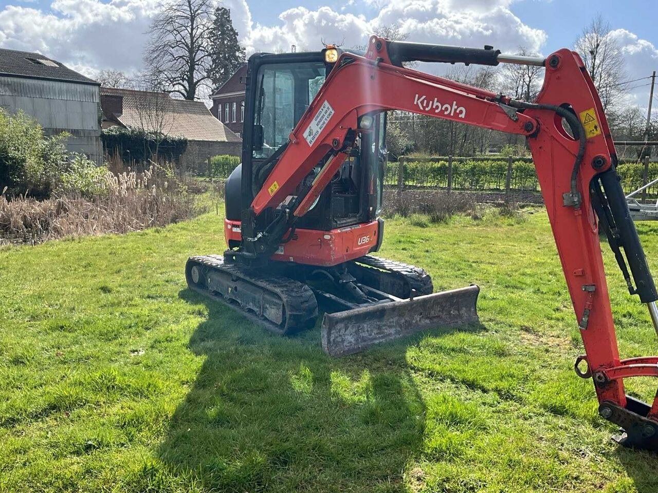 2021 Kubota U36-4 crawler excavator, side view 2021 Kubota U36-4 crawler excavator, side view