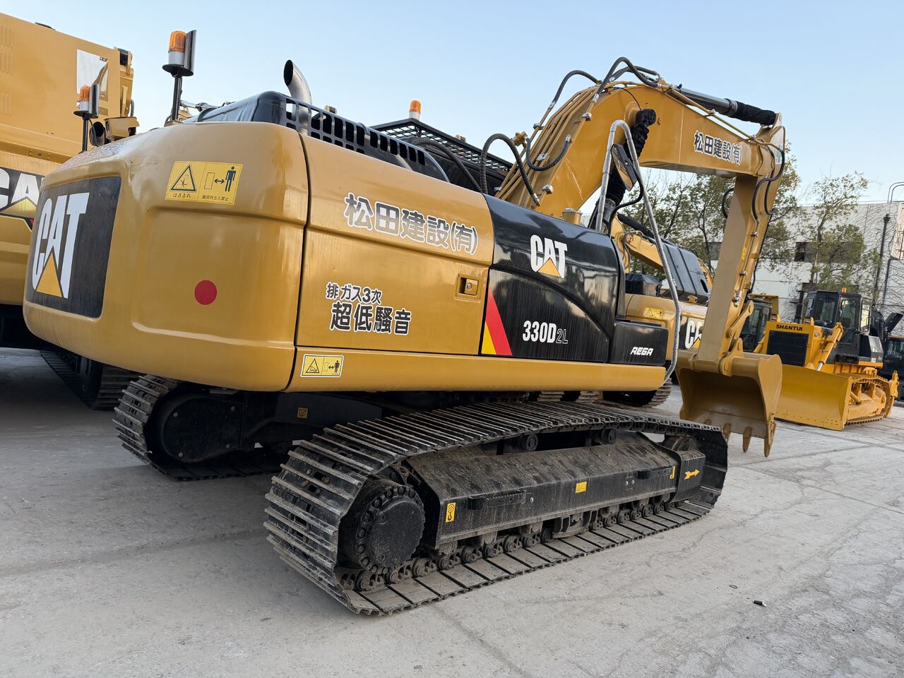 2025 Caterpillar 330D2L crawler excavator, rear three-quarter view 2025 Caterpillar 330D2L crawler excavator, rear three-quarter view