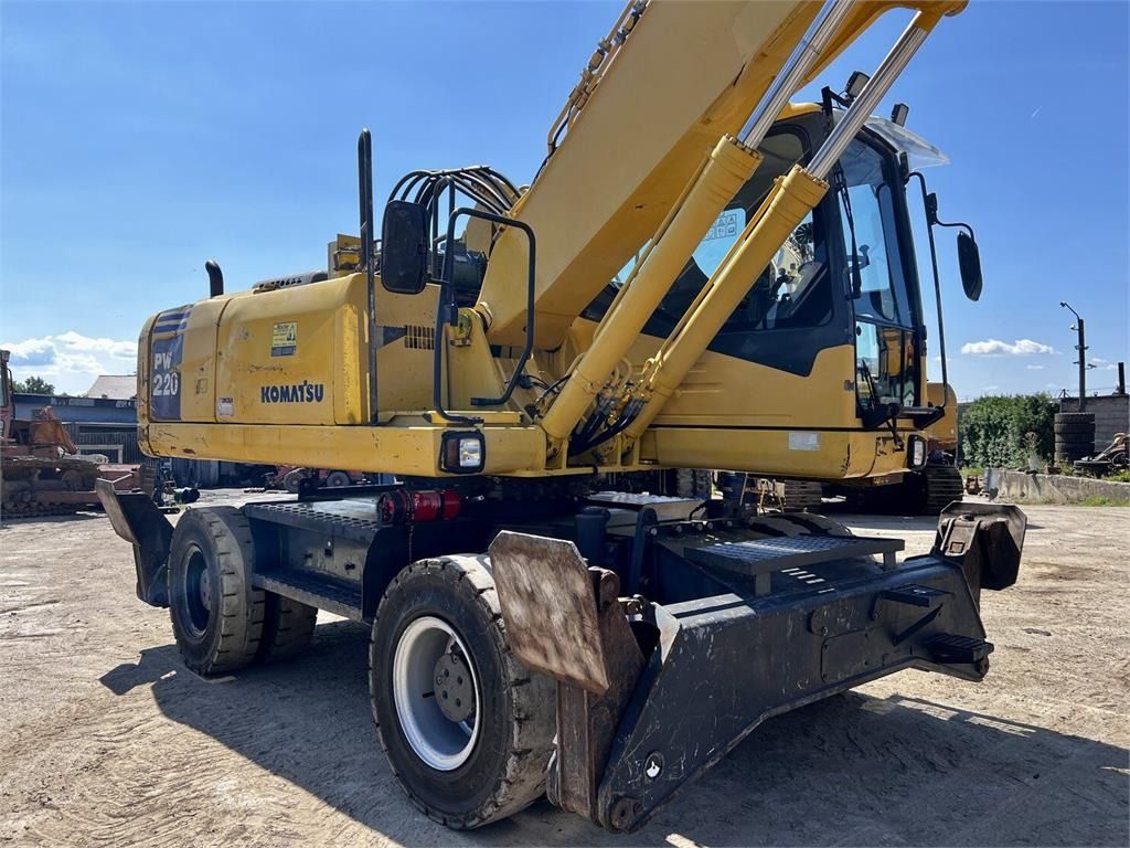 2006 Komatsu PW220MH material handler, side view