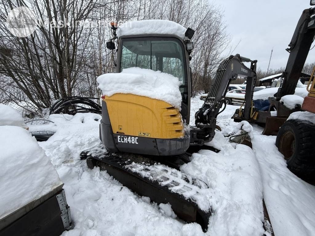 2008 Volvo ECR48C mini excavator front view
